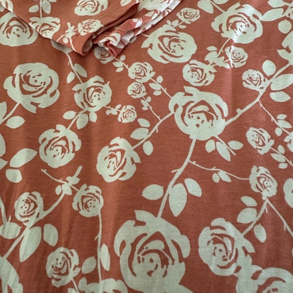 LuLaRoe Floral Dress in Peach and Cream - Picture 3 of 4